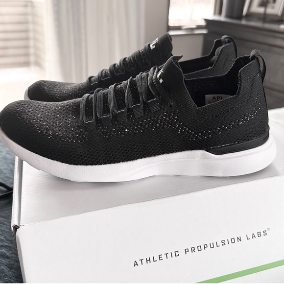 APL (Athletic Propulsion Lab) Breeze Mesh Black White Sneakers Running Shoes NEW - Picture 2 of 7